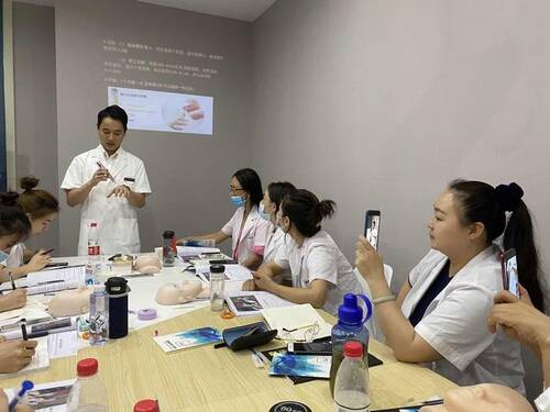 前十名的医美培训学校如何选择微整形学校呢?